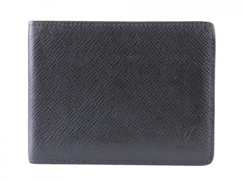 Louis Vuitton Unisex Vintage Taiga Leather Bifold Wallet