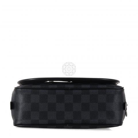 Sell Louis Vuitton Damier Graphite Hanging Toiletry Kit - Black/Dark Grey