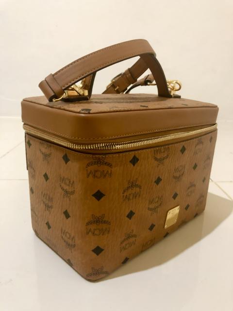 Mcm hotsell cosmetic case