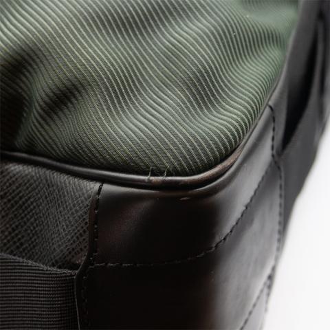Louis Vuitton Green Taiga Lather Dersou Crossbody Messenger Bag For Sale at  1stDibs