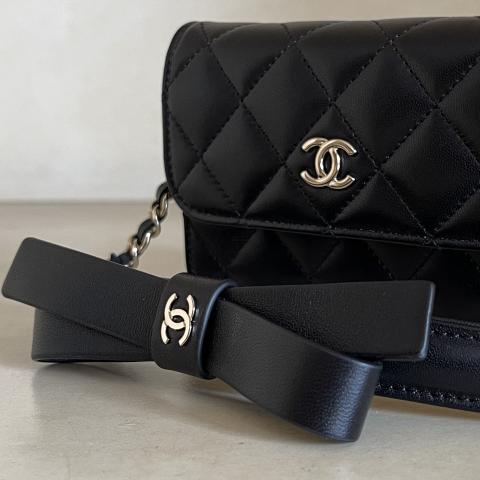 Chanel Mini Clams Wallet on Chain - Black Crossbody Bags, Handbags -  CHA754358