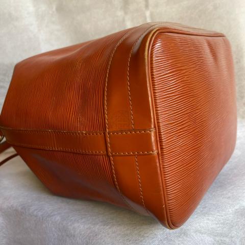 Louis Vuitton Epi Caramel Brown 45, Luxury, Bags & Wallets on Carousell