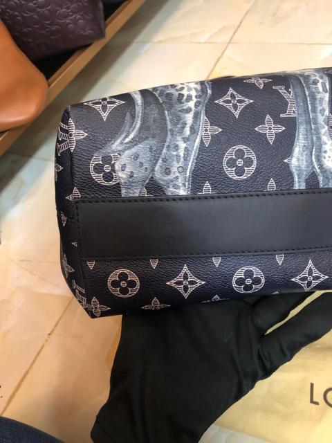 Sell Louis Vuitton Giraffe Navy Tote Bag - Navy Blue