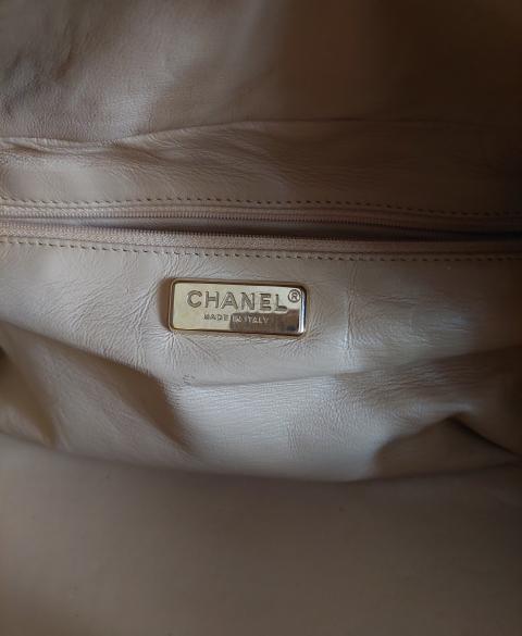CHANEL Smooth Calfskin Luxe Ligne Tote Beige 106023