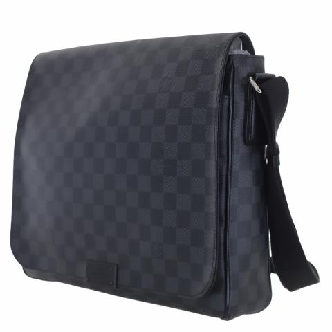 Louis Vuitton Damier Graphite Canvas Leather District MM Messenger Bag at  1stDibs