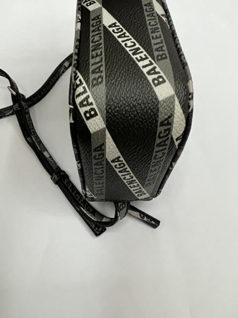 Large Product Preview Image 6