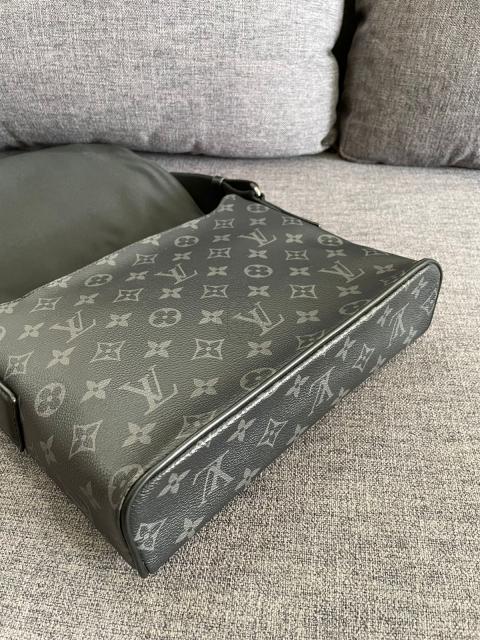 Louis Vuitton Mens District Messenger Bag Monogram Eclipse PM Cloth  ref.1005566 - Joli Closet