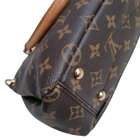 Louis Vuitton Brown Monogram Pallas BB Cloth ref.1008368 - Joli Closet