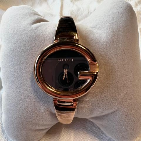 Gucci best sale guccissima watch