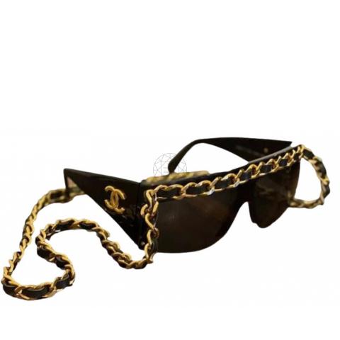 Chanel Black 5215-Q Interlocking CC Leather & Chain Link Sunglasses w/ –  Oliver Jewellery
