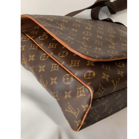 LOUIS VUITTON Monogram Canvas Abbesses Messenger Bag. - Bukowskis