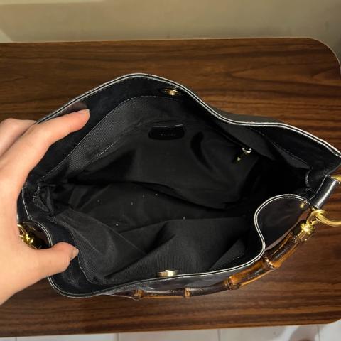 Gucci Vintage Black Bamboo Handle Bag – Dina C's Fab and Funky Consignment  Boutique