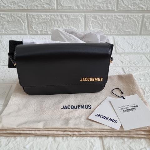 Sell Jacquemus Le Carinu Bag - Black | HuntStreet.com Sell Jacquemus Le Carinu Bag - Black | HuntStreet.com