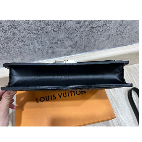 Tas Louis Vuitton Thames Epi Leather Wristlet Clutch tas LV