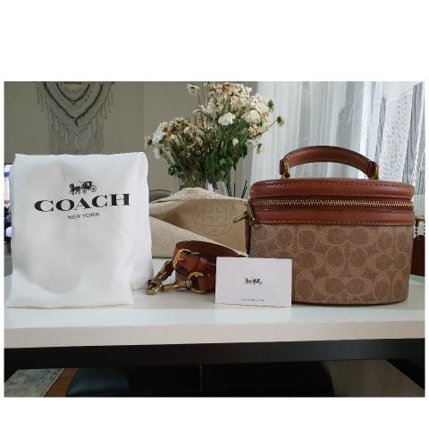 Coach trail hot sale bag signature