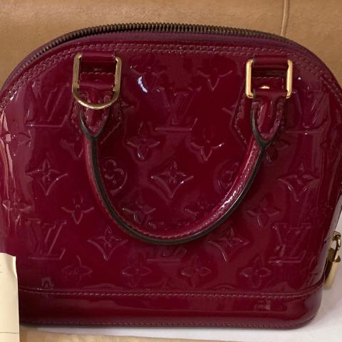 PRELOVED Louis Vuitton Dark Red Vernis Alma BB Crossbody Bag Q8TT4HG 0 –  KimmieBBags LLC
