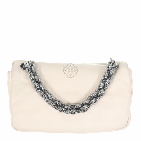 Chanel Affinity Flap Bag in Nude Beige Leather ref.673068 - Joli