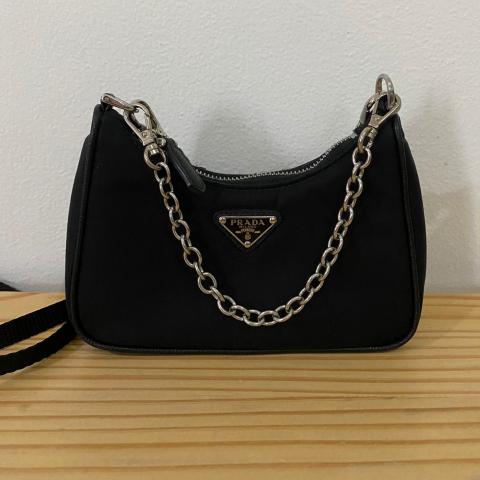 ショルダーバッグ・ポシェット PRADA MINI PRADA RE-EDITION 2000 IN BLACK RE-NYLON Black Re-nylon Prada Re-edition 2000 Mini-bag | PRADA