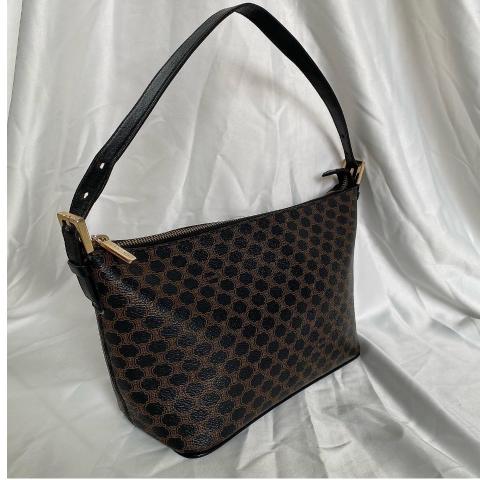 Celine outlet macadam pochette