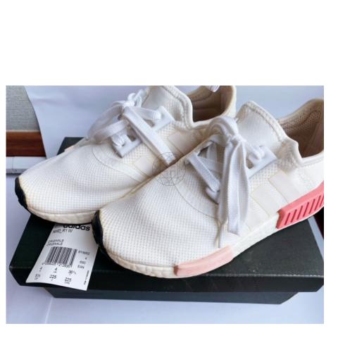 White and pink hot sale nmd r1