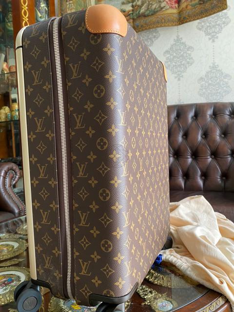 Cité Louis Vuitton - Brown monogram Horizon 55 Caramel Cloth ref