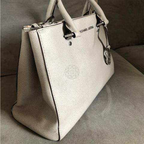Large Product Preview Image 3