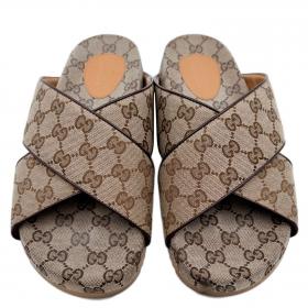Louis Vuitton Monogram Eclipse Slides. Size 39. Made in Italy. No  inclusions ❤️