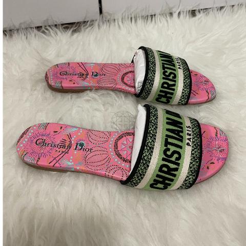 Christian dior pink slides hot sale