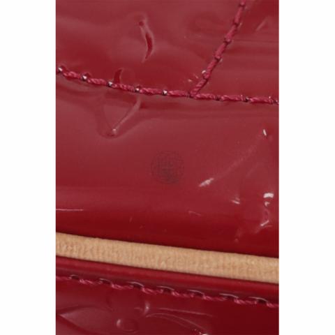 Louis Vuitton Red Vernis Summit Drive Leather Patent leather ref.157612 -  Joli Closet
