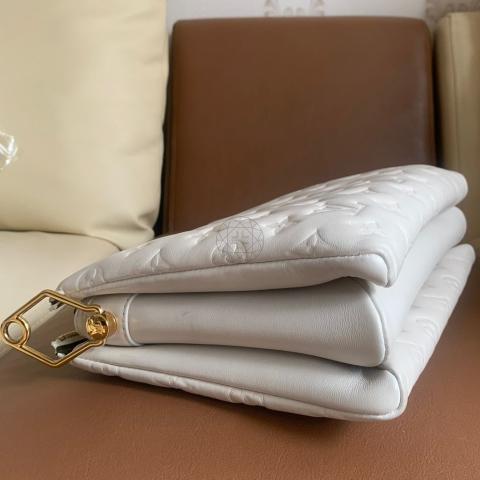 Shop Louis Vuitton DAMIER 2022 SS Decorative Pillows (1AA0KF, 1AA0IR,  MP3308) by lufine