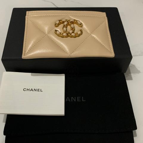 New Chanel 19 Black Lambskin Card holder gold logo classic wallet, Men's  Fashion, Watches & Accessories, Wallets & Card Holders on Carousell