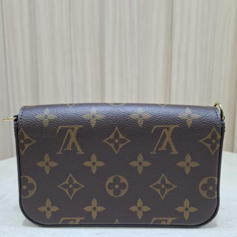 LOUIS VUITTON Felicie Strap & Go Pochette Monogram Canvas Shoulder Bag