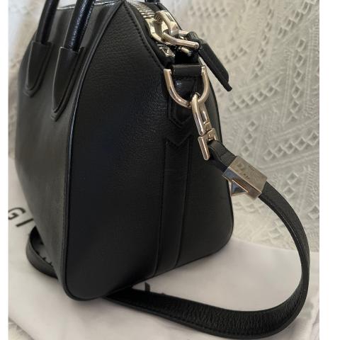 Givenchy Antigona Handbag 349716