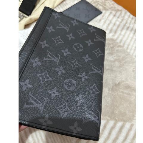 Original Preloved Louis Vuitton Taiga Viktor Messenger bag, Luxury, Bags &  Wallets on Carousell