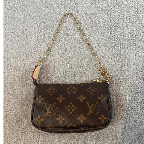 Dropship NEW Louis Vuitton LV Monogram Empreinte Leather Mini Pochette  Accessories Clutch Bag Spring In The City to Sell Online at a Lower Price