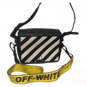 OFF WHITE Diagonal Print Mini Binder Clip Crossbody Bag – Caroline's  Fashion Luxuries