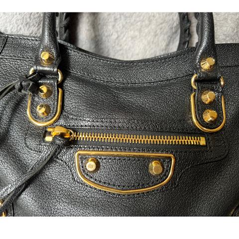 Balenciaga 725079TMO701000 関税送料込 関税送料込 BALENCIAGA ロゴ スポーツサンダル ブラック 人気