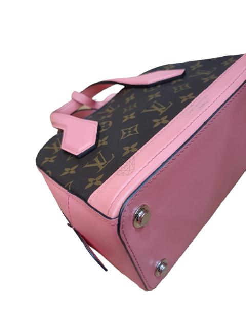 Louis Vuitton Kimono bag & what's in my bag! 