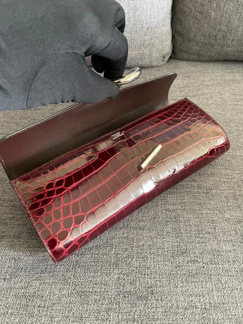 Sell Hermès Egee Clutch In Croco Niloticus Bordeaux PHW - Red