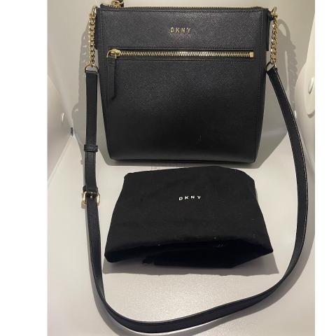 New with tags, DKNY, Bryant Dome crossbody bag. in 2023