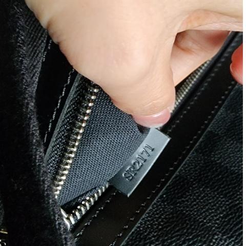 Louis Vuitton] Louis Vuitton Mick MM N41106 Shoulder bag Dami Graphit  Canvas Black SR1131 engraved men's shoulder bag – KYOTO NISHIKINO