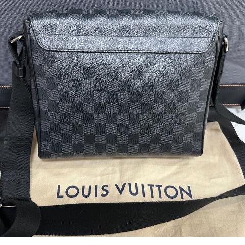 Authenticated Used Louis Vuitton Bag Damier Graphite Pochette Jules PM Dark  Gray x Silver Hardware Canvas Clutch Second Men's N60113 