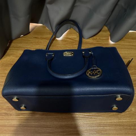 Large Product Preview Image 3