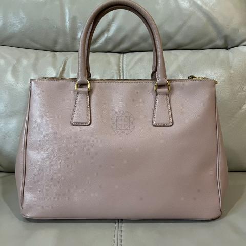 Preloved Prada Brown Saffiano Leather Double Zip Lux Tote Bag 25 03052 –  KimmieBBags LLC