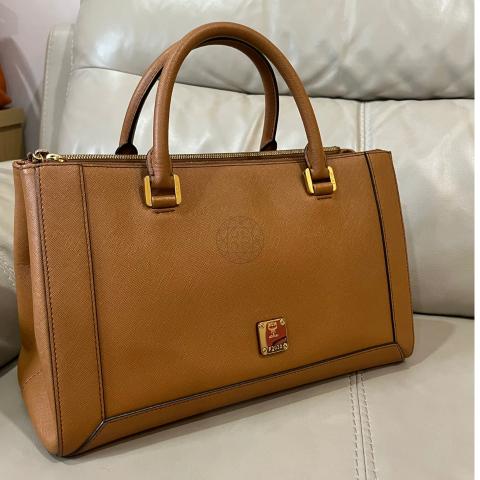 Mcm saffiano outlet bag