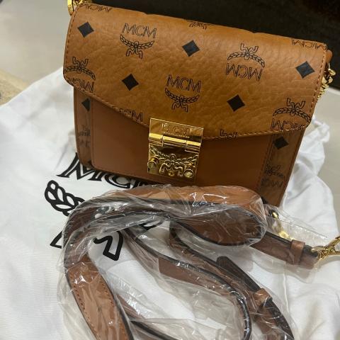MCM Crossbody Bag in Brown Leather ref.348322 - Joli Closet