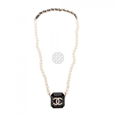 CHANEL  Pristine  Quilted Caviar Leather CC Airpod Pro Case  Necklace   eBay