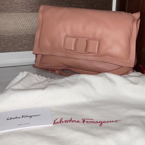 Salvatore Ferragamo's New Viva Bow Bag - BagAddicts Anonymous