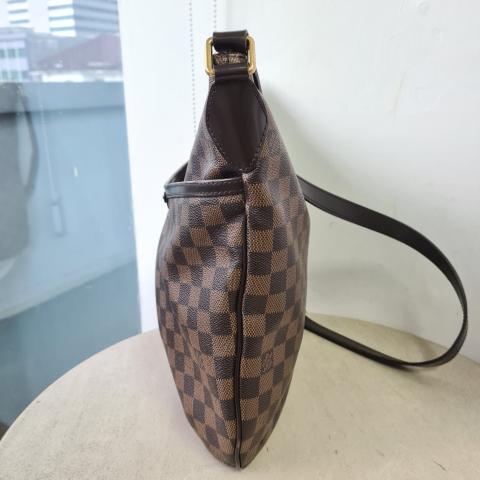 Louis Vuitton Bloomsbury PM Damier Ebene. Simple bag for Daily use