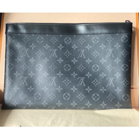 Louis Vuitton Monogram Eclipse Canvas Pochette Discovery Clutch Bag For  Sale at 1stDibs